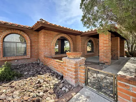 3640 N River Hills Dr, Tucson, AZ 85750