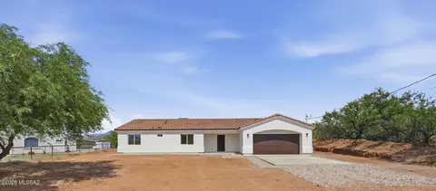 1213 Dos Corte, Rio Rico, AZ 85648