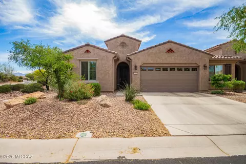 1648 E Horned Lark Dr, Green Valley, AZ 85614