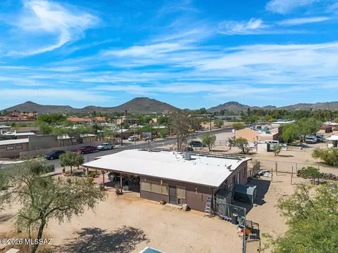 1202 W Riverview Blvd, Tucson, AZ 85745