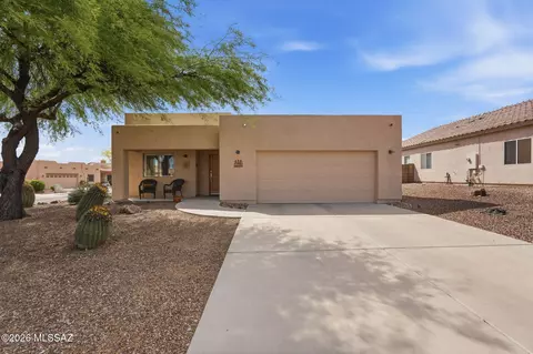 180 E Placita De Aretes, Green Valley, AZ 85614