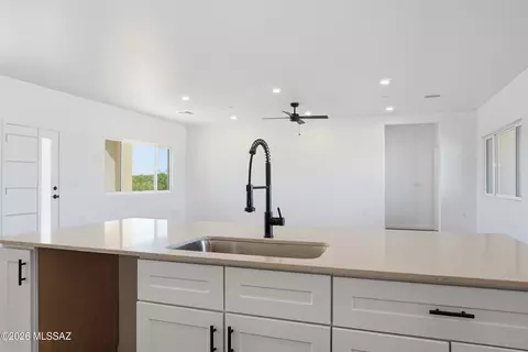 Kitchen - 13763 E Windy Way, Vail, AZ 85641 photo 3 of 3