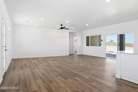 Living - 13763 E Windy Way, Vail, AZ 85641 photo 3 of 4