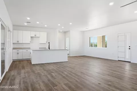 Living - 13763 E Windy Way, Vail, AZ 85641 photo 2 of 4