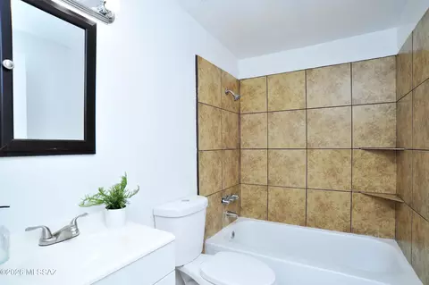 Bath - 3663 Ellington Pl, Tucson, AZ 85713 photo 1 of 1