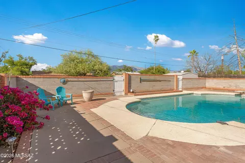 Exterior - 1047 E Hedrick Dr, Tucson, AZ 85719 photo 5 of 8