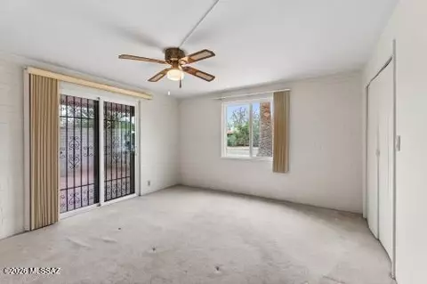 Bedroom - 1047 E Hedrick Dr, Tucson, AZ 85719 photo 5 of 5