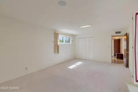 Bedroom - 1047 E Hedrick Dr, Tucson, AZ 85719 photo 4 of 5