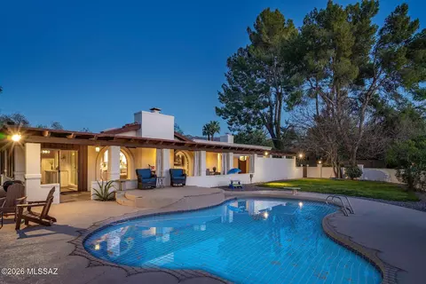 1947 N Soldier Trl, Tucson, AZ 85749