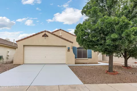 7898 W Sacramento Hill Dr, Tucson, AZ 85743