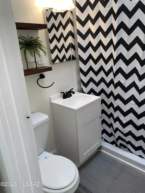 Bath - 1448 E 7th St, Tucson, AZ 85719 photo 4 of 4