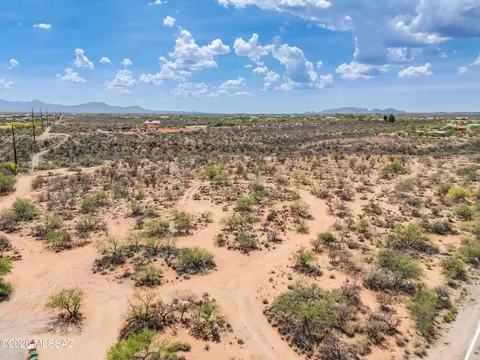 3175 W Calle Tres, Green Valley, AZ 85622