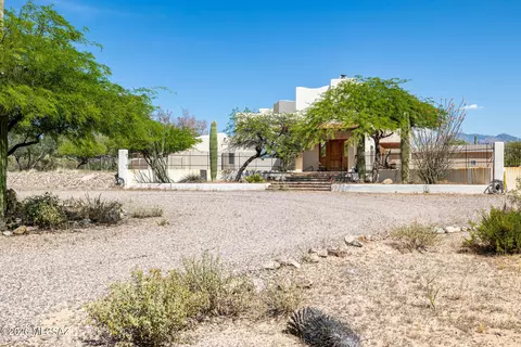 9724 N Carolanne Dr, Tucson, AZ 85742