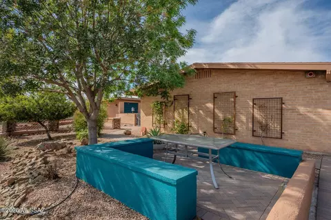 Exterior - 5815 E 15th St, Tucson, AZ 85711 photo 6 of 8
