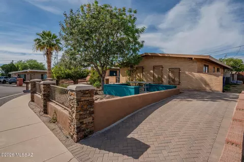 Exterior - 5815 E 15th St, Tucson, AZ 85711 photo 7 of 8