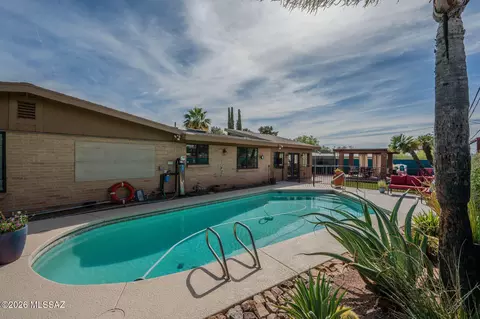Exterior - 5815 E 15th St, Tucson, AZ 85711 photo 4 of 8