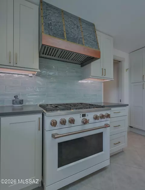 Kitchen - 5815 E 15th St, Tucson, AZ 85711 photo 7 of 9