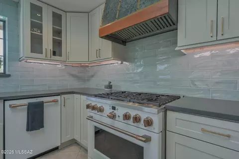 Kitchen - 5815 E 15th St, Tucson, AZ 85711 photo 9 of 9