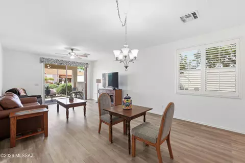 536 W Deerview Ct, Green Valley, AZ 85614