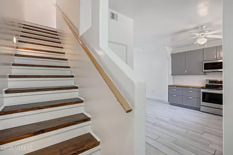Entry Way - 156 E Limberlost Dr UNIT 101, Tucson, AZ 85705 photo 2 of 2