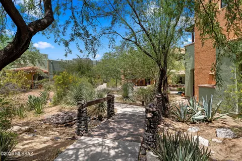 Exterior - 156 E Limberlost Dr UNIT 101, Tucson, AZ 85705 photo 8 of 11