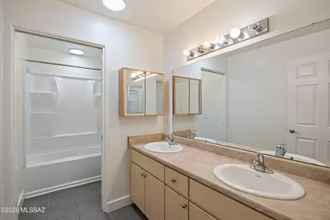 Bath - 156 E Limberlost Dr UNIT 101, Tucson, AZ 85705 photo 1 of 2