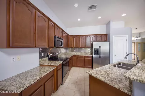 7841 E Treetop Rd, Tucson, AZ 85756