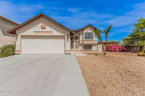 10205 E Kensington Dr, Tucson, AZ 85748