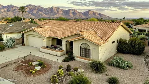 972 E Seven Palms Dr, Oro Valley, AZ 85755