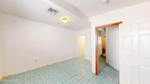 Entry Way - 701 E 38th St, Tucson, AZ 85713 photo 1 of 1