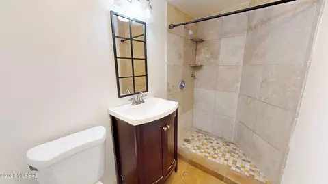 Bath - 701 E 38th St, Tucson, AZ 85713 photo 3 of 5