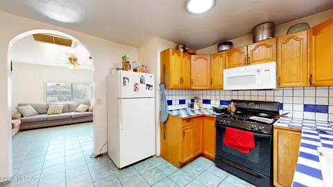 Kitchen - 701 E 38th St, Tucson, AZ 85713 photo 2 of 3
