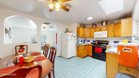 Kitchen - 701 E 38th St, Tucson, AZ 85713 photo 3 of 3