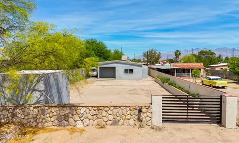 Exterior - 701 E 38th St, Tucson, AZ 85713 photo 1 of 4