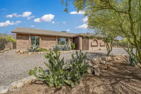 6502 N Calle De Estevan, Tucson, AZ 85718
