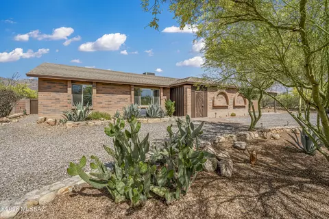 6502 N Calle De Estevan, Tucson, AZ 85718
