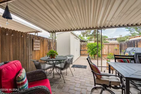 1330 S Avenida Polar S #E-10, Tucson, AZ 85710