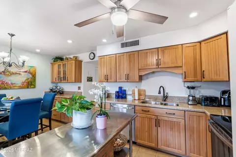 1330 S Avenida Polar S #E-10, Tucson, AZ 85710