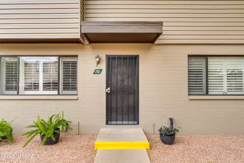 1330 S Avenida Polar S #E-10, Tucson, AZ 85710