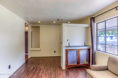 Living - 2437 E Beverly Dr, Tucson, AZ 85719 photo 3 of 3