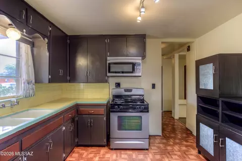 Kitchen - 2437 E Beverly Dr, Tucson, AZ 85719 photo 4 of 4