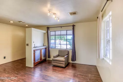 Living - 2437 E Beverly Dr, Tucson, AZ 85719 photo 2 of 3