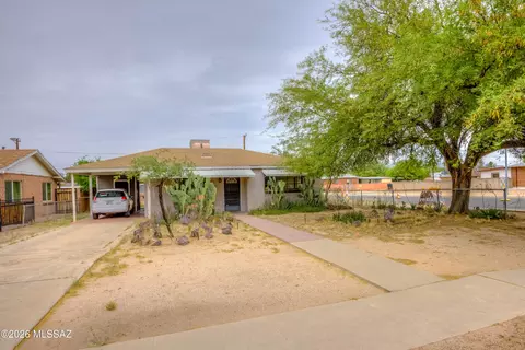 Exterior - 2437 E Beverly Dr, Tucson, AZ 85719 photo 1 of 8