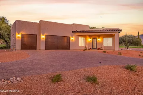 2320 N Soldier Trl, Tucson, AZ 85749