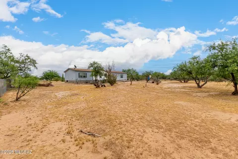 8677 S Alice Vail Ln, Tucson, AZ 85736