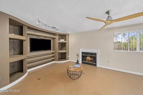 Living - 10036 E Sierrita Pl, Tucson, AZ 85749 photo 2 of 3