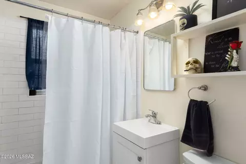 Bath - 2936 Edison St, Tucson, AZ 85716 photo 2 of 2
