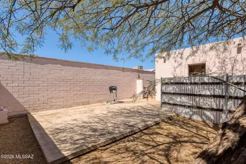 Exterior - 2936 Edison St, Tucson, AZ 85716 photo 8 of 10