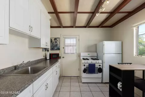 Kitchen - 2936 Edison St, Tucson, AZ 85716 photo 4 of 6