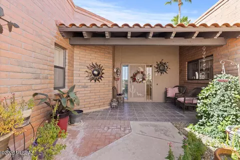 1701 W Sonoran View Dr, Green Valley, AZ 85622